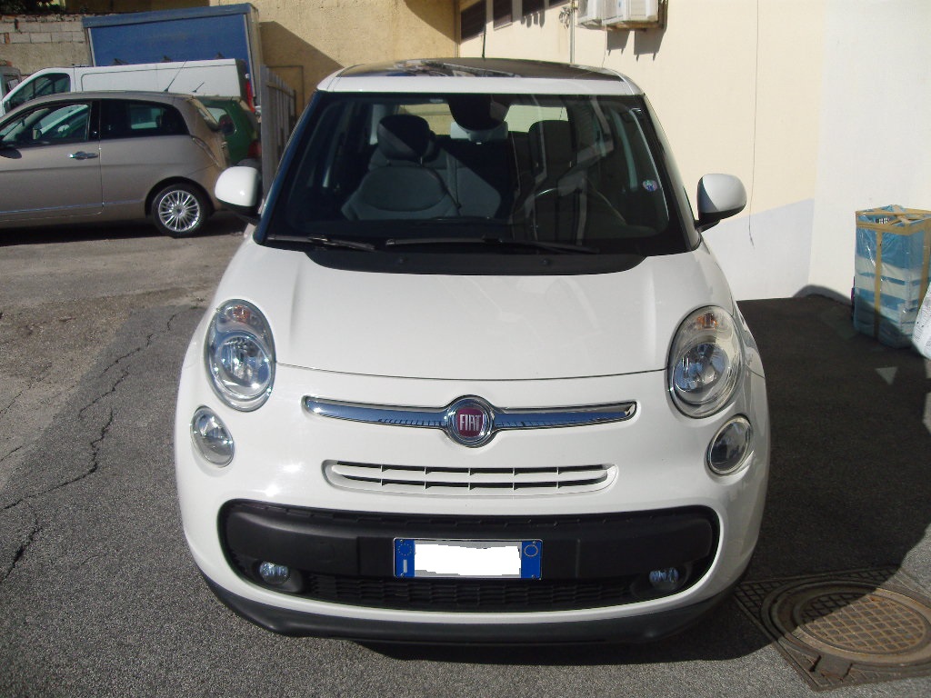 FIAT 500L 1.6 MJ LOUNGE CON TETTO PANORAMICO FIAT 500L 1.6 MJ LOUNGE CON TETTO PANORAMICO